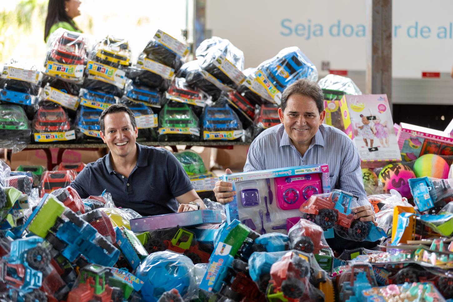 Campanha “Sesc e Senac Presentes no Natal 2025” fortalece a solidariedade e o espírito natalino em Goiás