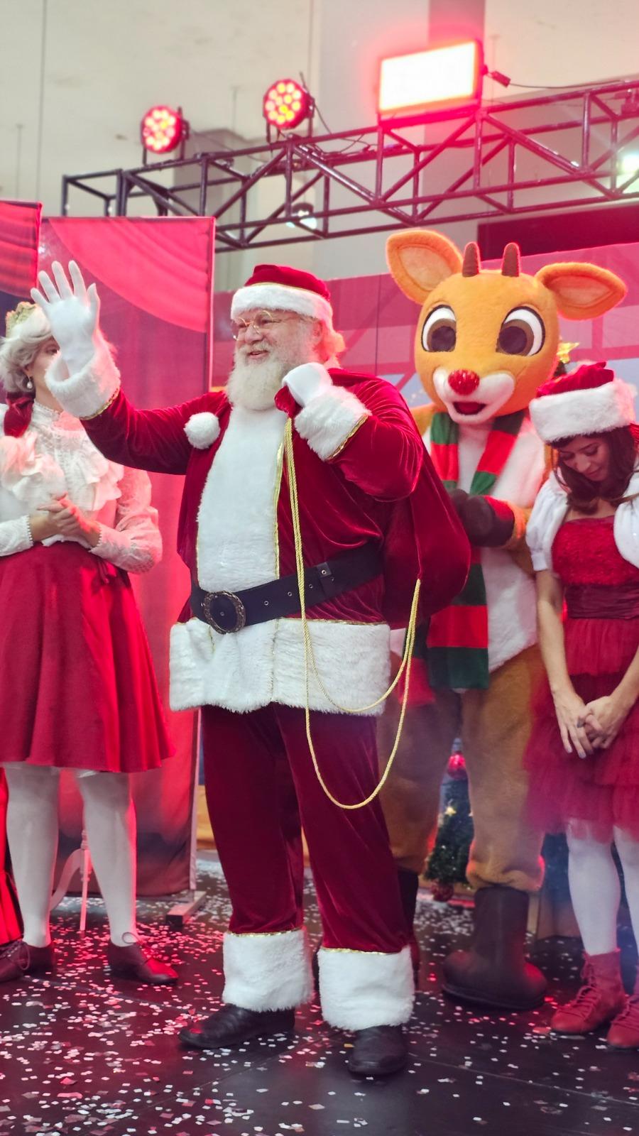 Papai Noel desembarca no Plaza D’Oro Shopping e dá início à magia do Natal