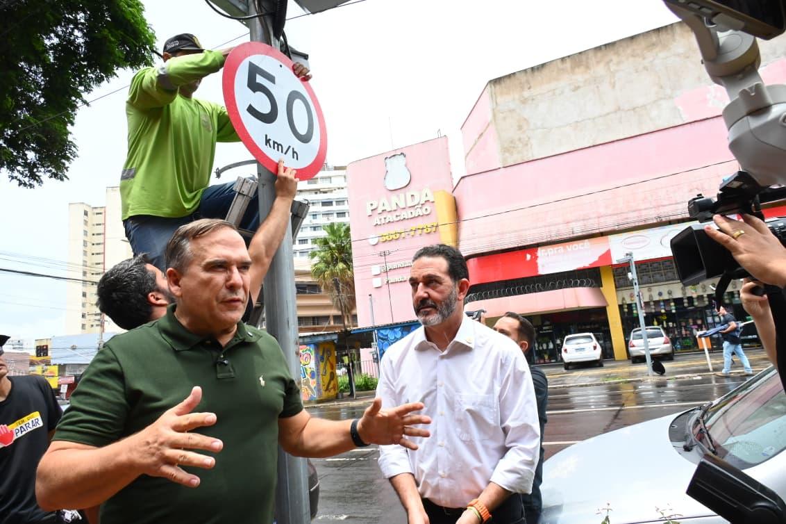 Mabel anuncia ajuste de limite de velocidade para 50 km em vias do Centro de Goiânia