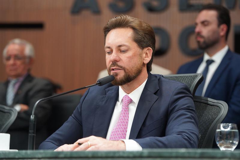 Na retomada dos trabalhos legislativos, Bruno Peixoto enaltece gestão Caiado e destaca aprovação de projetos do Executivo