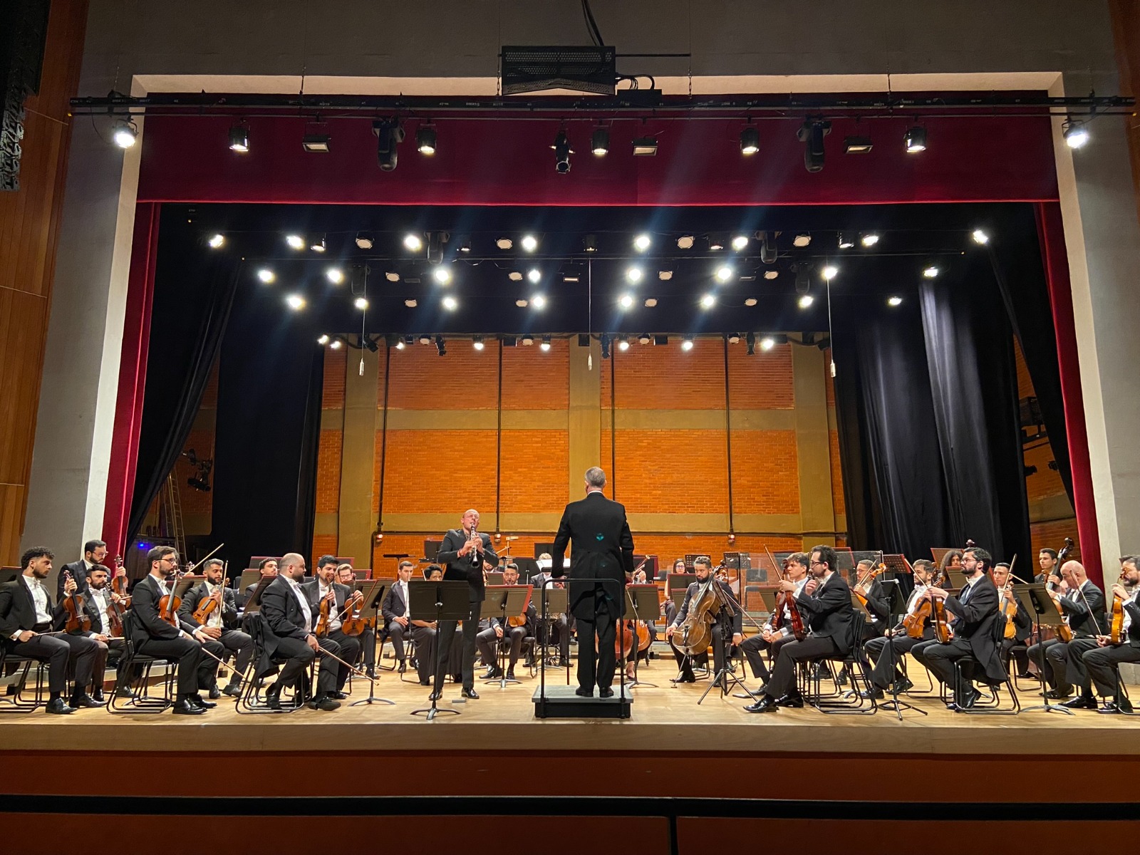 Orquestra Filarmônica apresenta repertório de grandes nomes da música de concerto