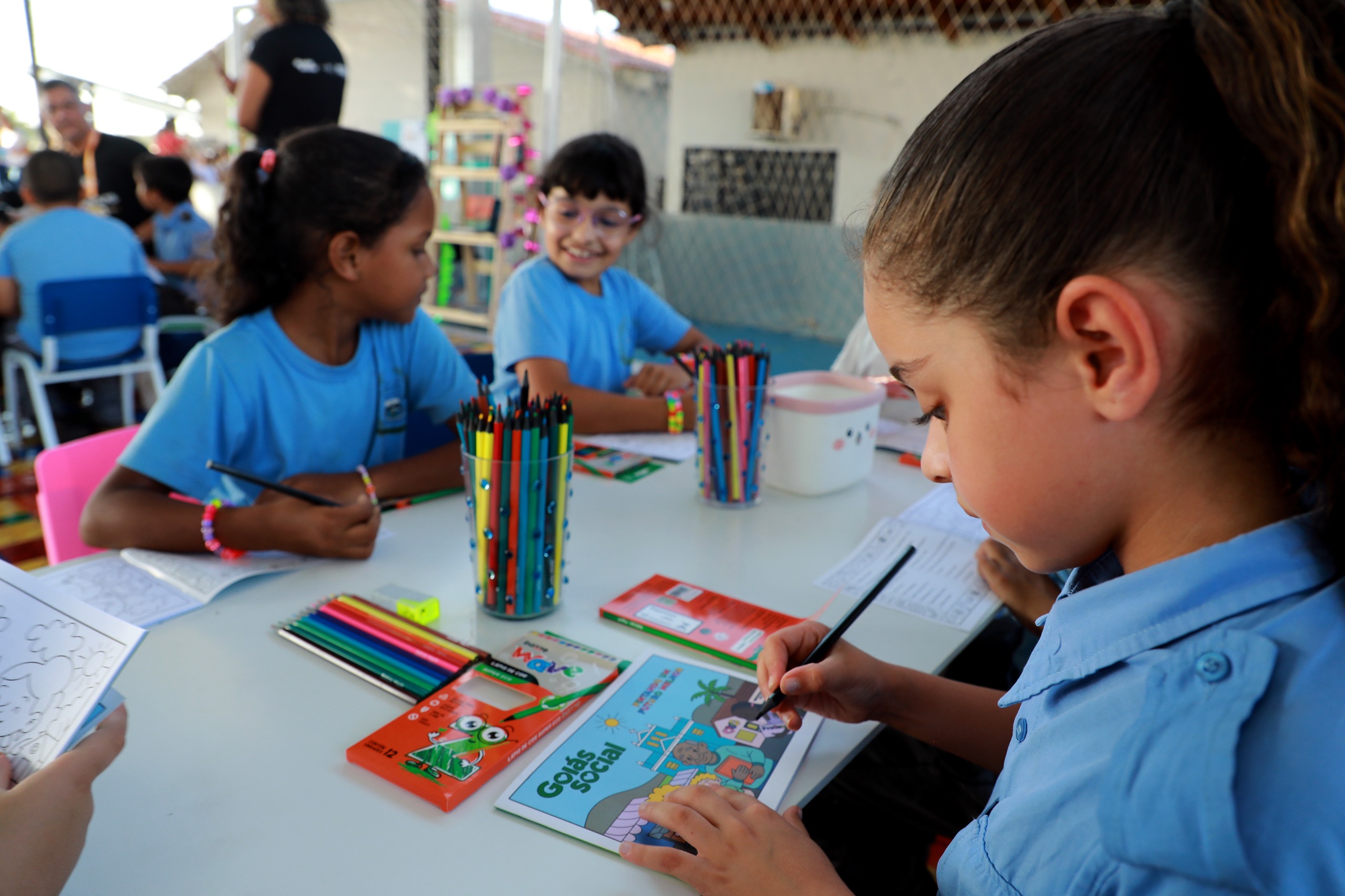 Nova trilha do Cine Leitura do Bem visita mais cinco municípios nesta semana