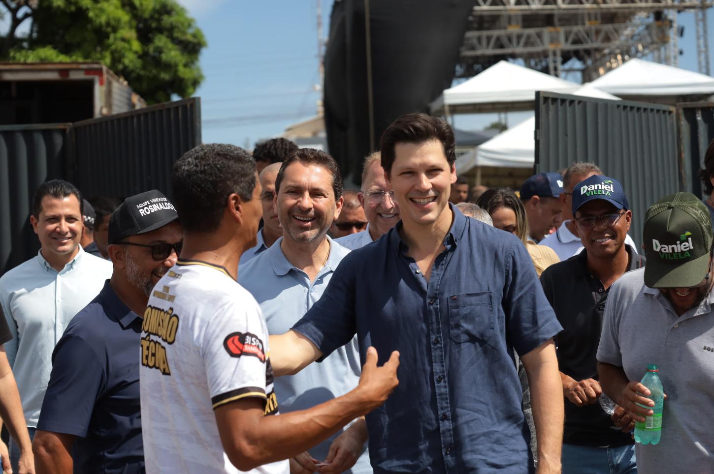 Prefeito Vilela e governador Daniel Vilela participam da celebração do aniversário de 36 anos do Jardim Tiradentes