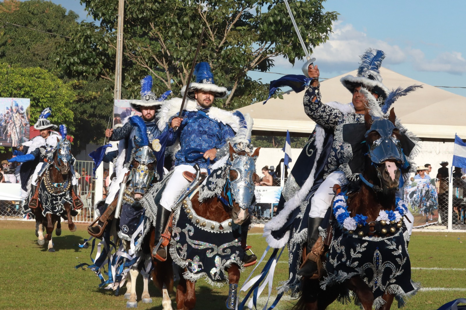 Cavalhadas se apresentam em quatro município neste fim de semana