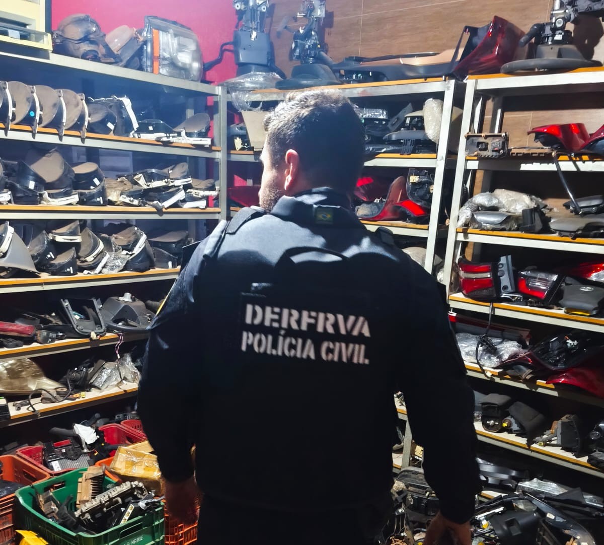 Polícia atua contra adulteração de veículos, receptação e lavagem de dinheiro