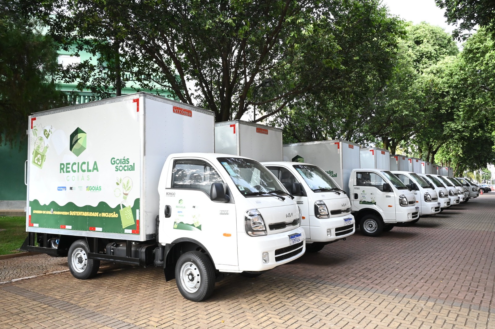 Estado amplia estrutura do Recicla Goiás com mais 10 caminhões