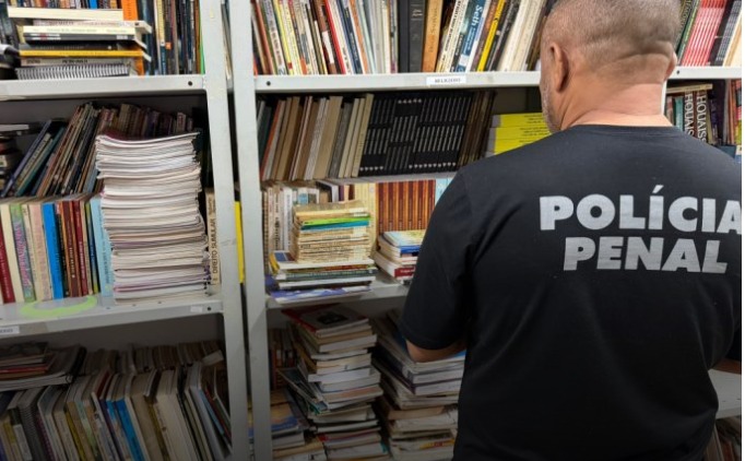 Polícia Penal recebe doação de 908 livros da Cultura
