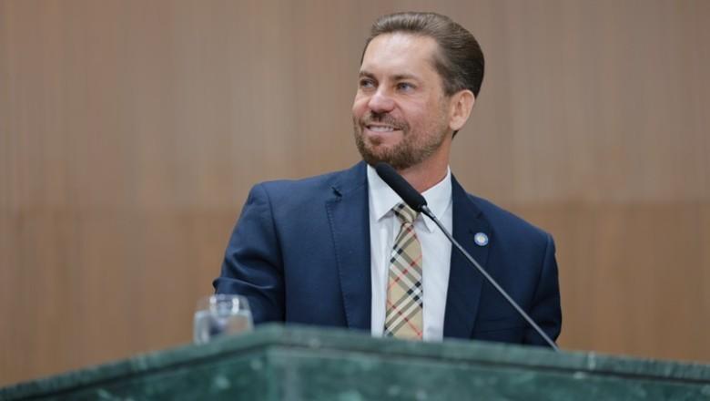 Bruno Peixoto recebe apoio público de Sandro Mabel para disputa à Câmara Federal