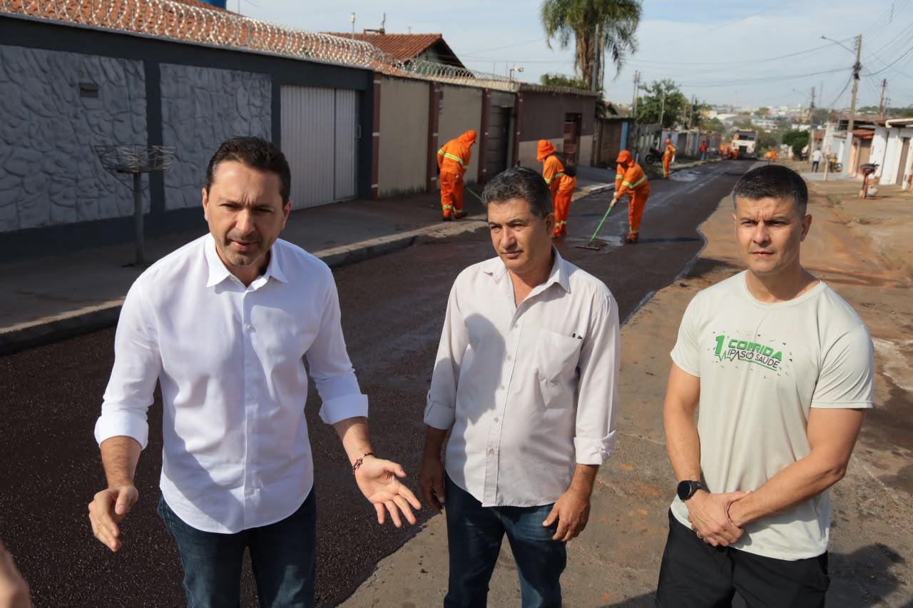 Gestão Vilela inicia recuperação de 353 quilômetros da malha viária de Aparecida