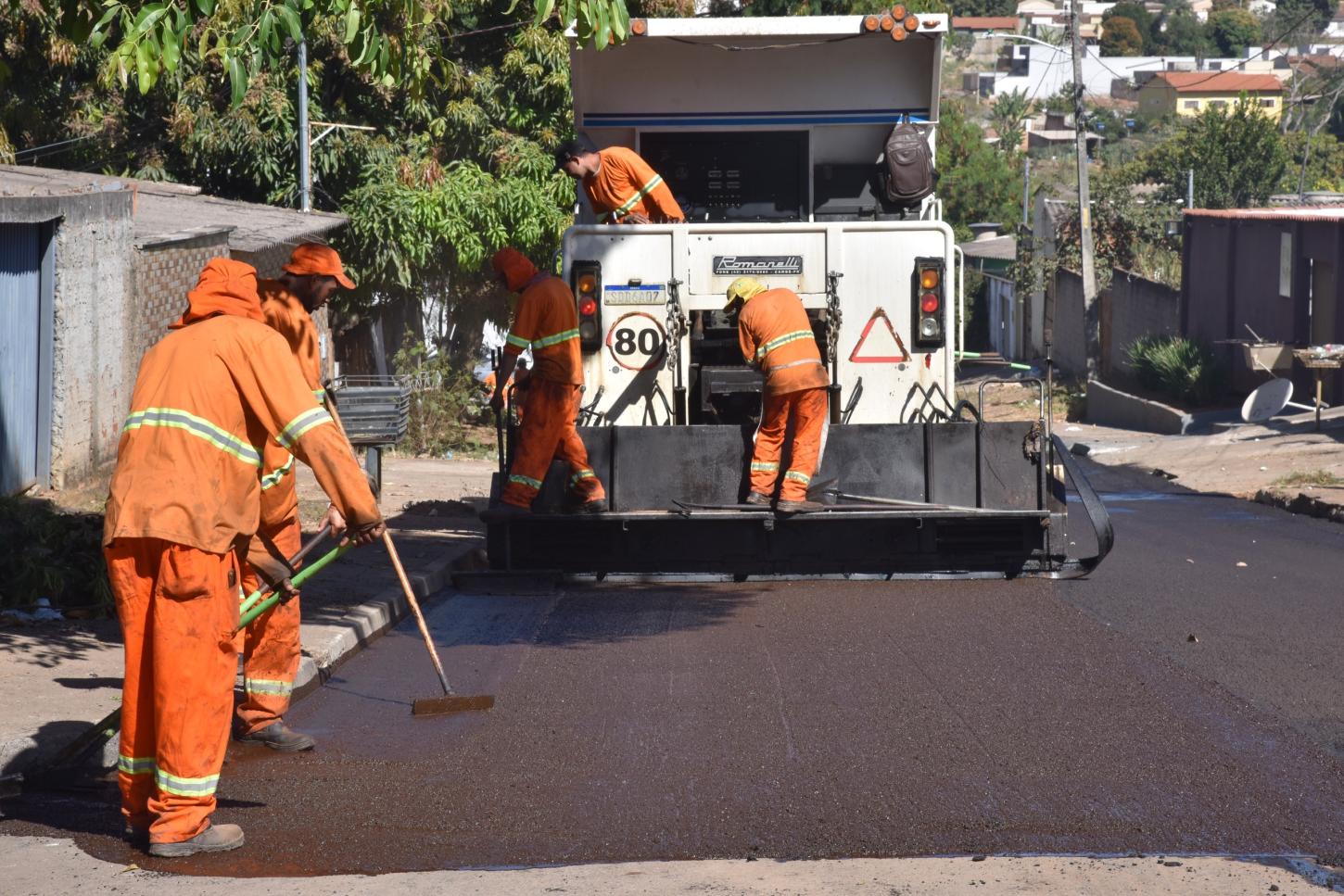 Recapeamento chegará a mais 15 bairros de Aparecida nesta semana; veja a programação
