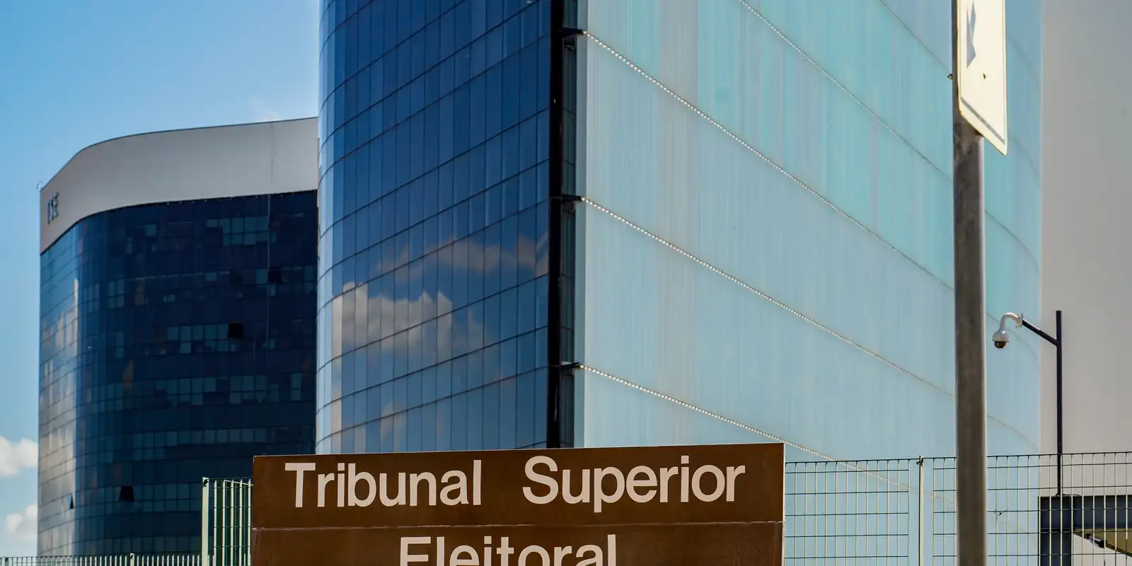 TSE forma maioria para manter remoção de conteúdos sobre Nossa Senhora