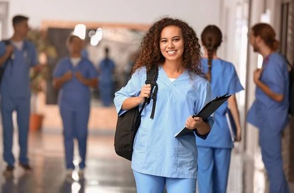 UEG lança edital do Vestibular para curso de Medicina