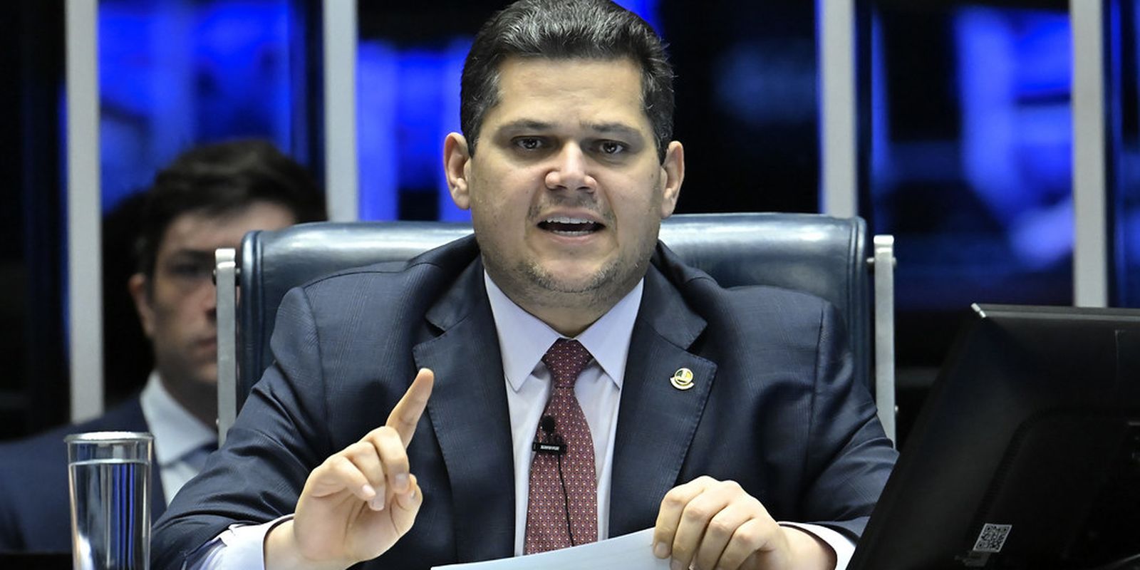 Alcolumbre define calendário de votação do fim da escala 6x1 no Senado