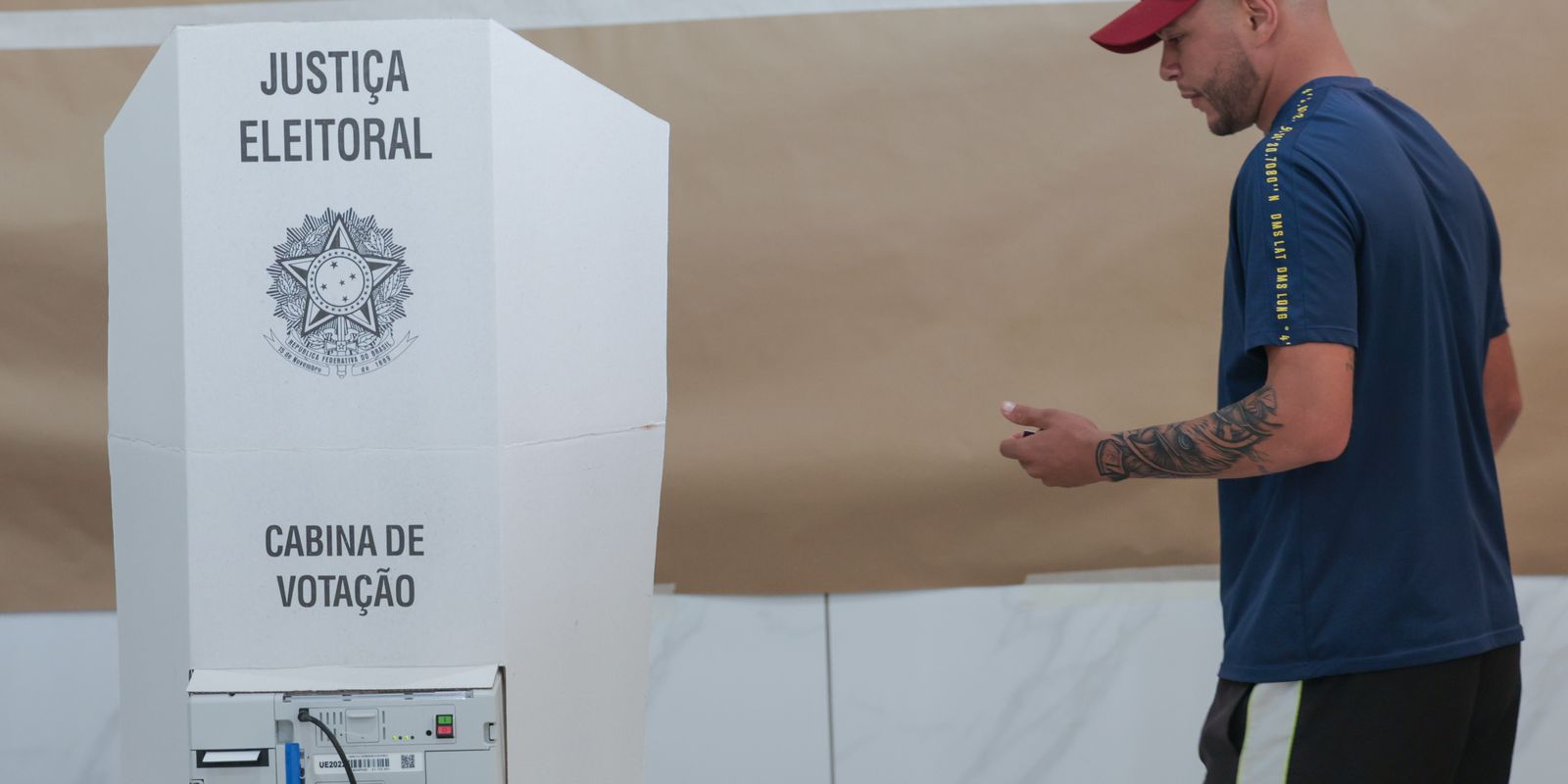 Saiba por que levar uma colinha para votar evita anulação do seu voto