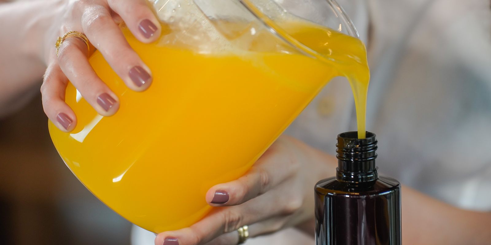 Anvisa divulga lista de cosméticos permitidos para fabricação artesanal