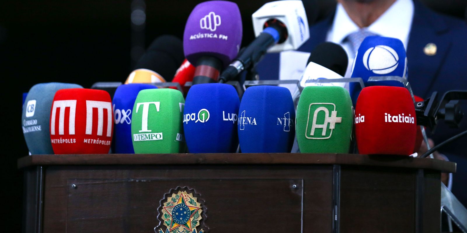 Relatório aponta mais de 14 mil ataques a jornalistas nas redes durante eleições