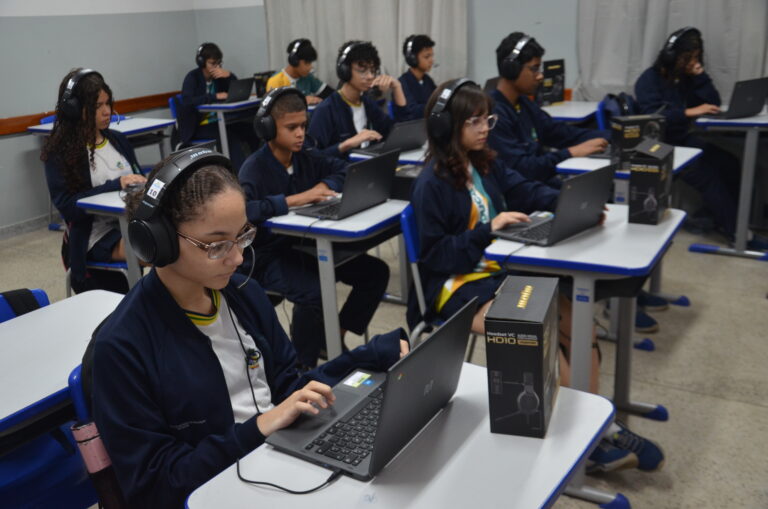 Goiás amplia ensino técnico e atende cerca de 30 mil estudantes do ensino médio