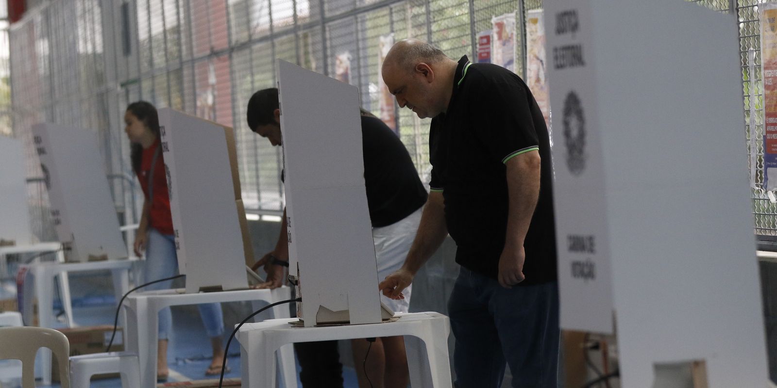 Entenda como funciona a prioridade na votação e quem tem direito a preferência