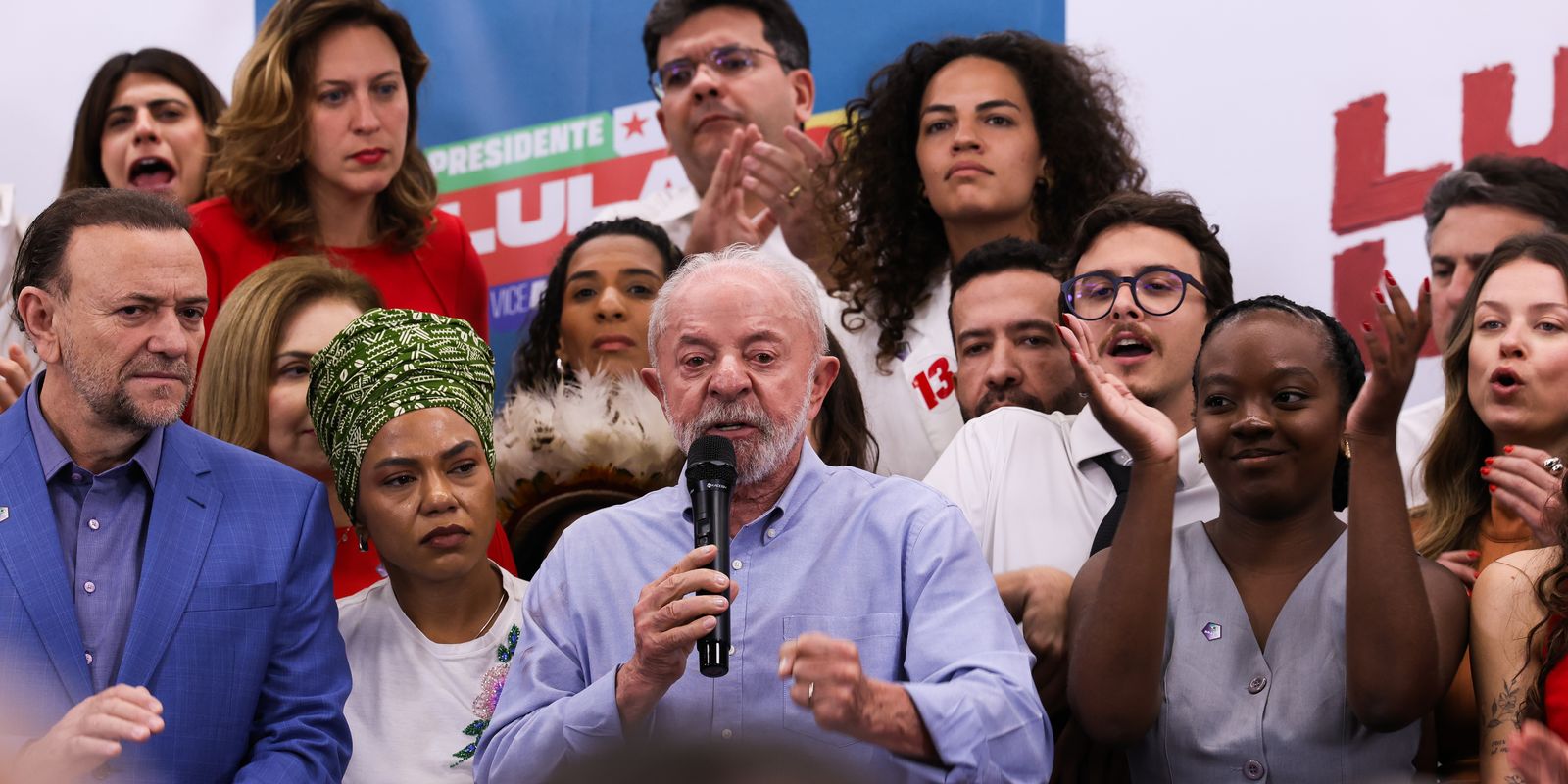 Lula desafia Flávio Bolsonaro a votar pelo fim da escala 6x1 no Congresso