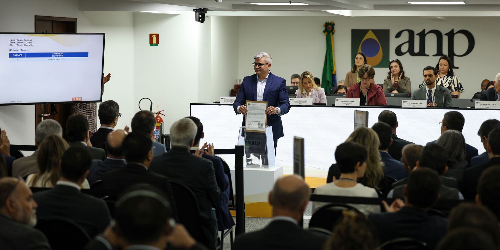Maior leilão do pré-sal resulta em sete blocos arrematados no Rio de Janeiro