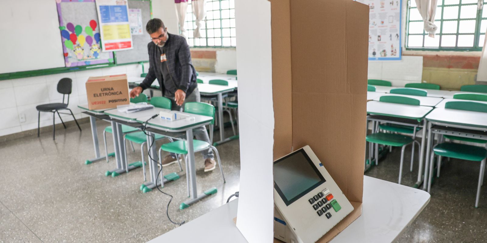 TRE-SP substitui 32 urnas eletrônicas com problemas no início da votação