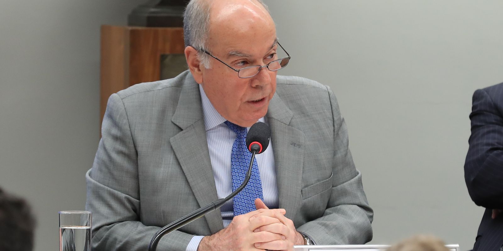 Mauro Vieira e Marco Rubio conversam durante reunião do G20 nos EUA