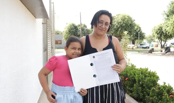 Agehab entrega 98 escrituras de casas a custo zero em Bom Jardim e Piranhas