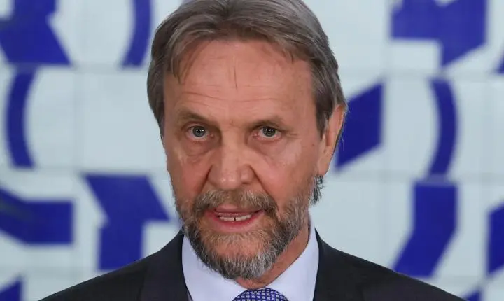 Após AVC isquêmico, líder do PT na Câmara continua internado