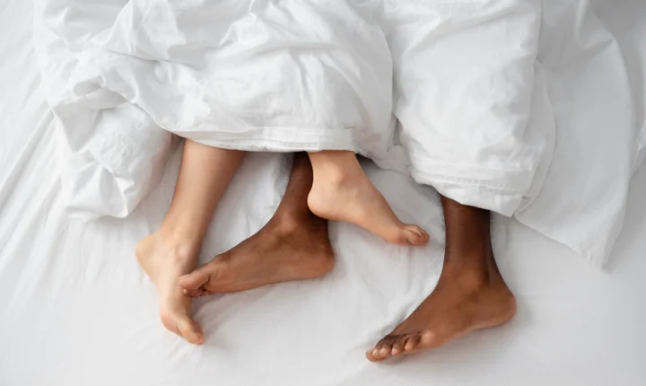 Às vésperas do Dia do Sexo (6/9), especialista explica por que 37% dos jovens da Geração Z se identificam como “celibatários”