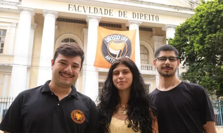Estudantes da UFF iniciam atos em Niterói pela reeleição de Lula