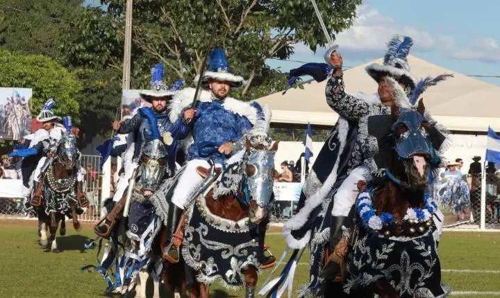 Cavalhadas se apresentam em quatro município neste fim de semana