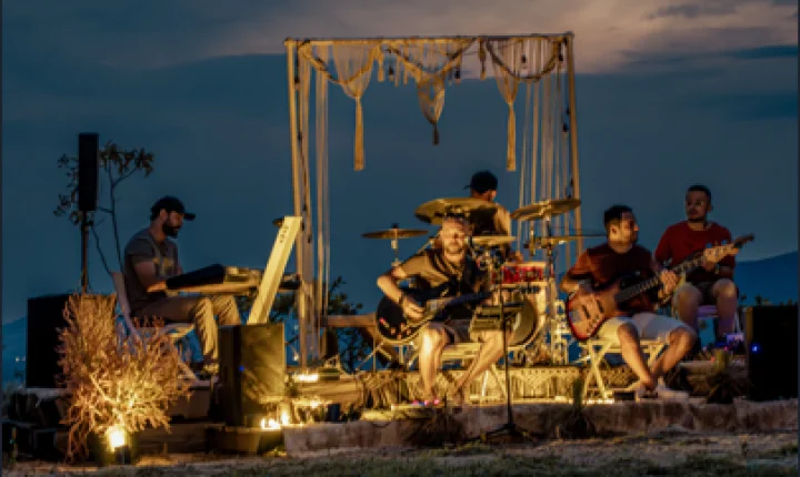  Chapada dos Veadeiros recebe edição “Fogo & Viola” do Viva Pôr do Sol & Brasa 
