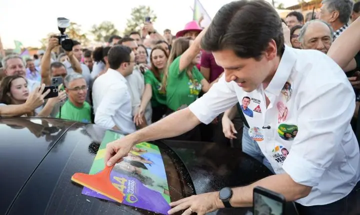 Com adesivaço no Serra Dourada, Daniel Vilela abre campanha em Goiânia