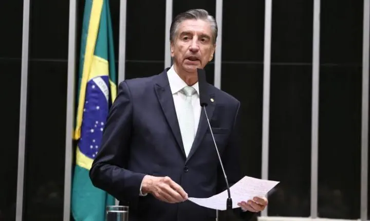 Comissão aprova projeto que suspende pagamento do Fies em situações de calamidade pública