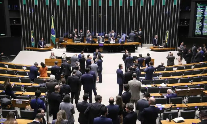 Bancada feminina cresce no Congresso Nacional após as eleições
