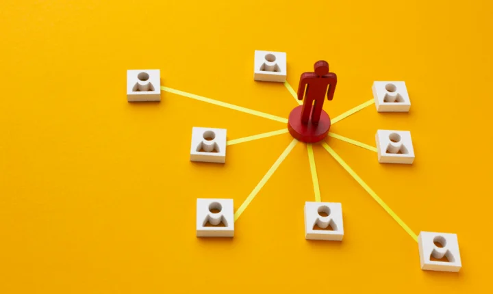 Dados sobre o trabalho dividem empresas entre dois extremos