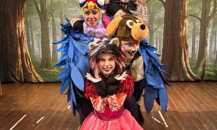 Domingo Tem Teatro é opção de lazer gratuita para famílias e pets na Rua do Lazer