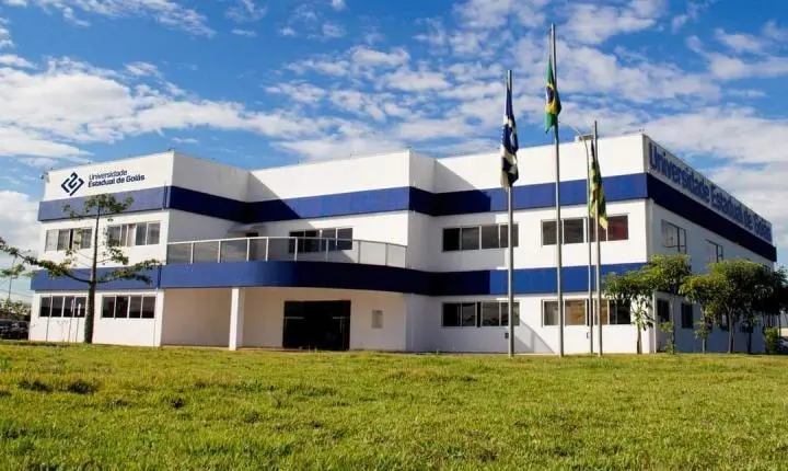 Edital convoca mais 112 profissionais para a UEG