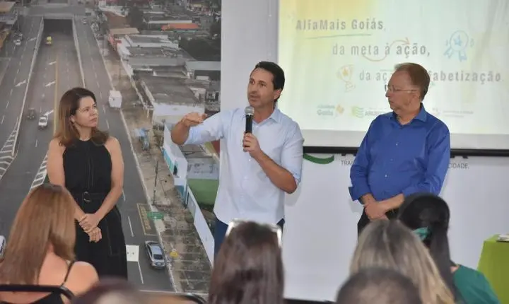 Educação de Aparecida pactua metas de alfabetização para 2026