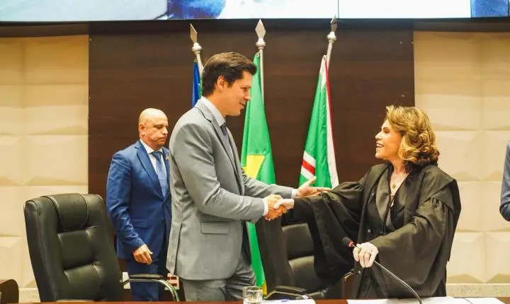 Empossada nova gestão do TRE Goiás