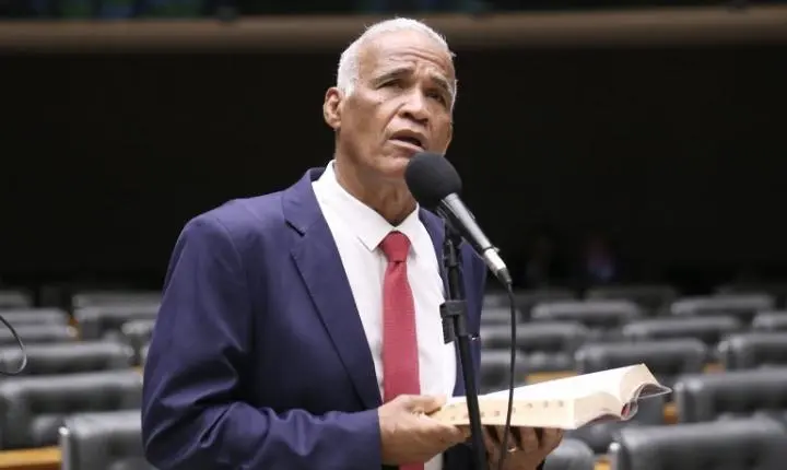 Federação PT-PCdoB-PV elege dez deputados federais na Bahia e leva ainda Senado e governo