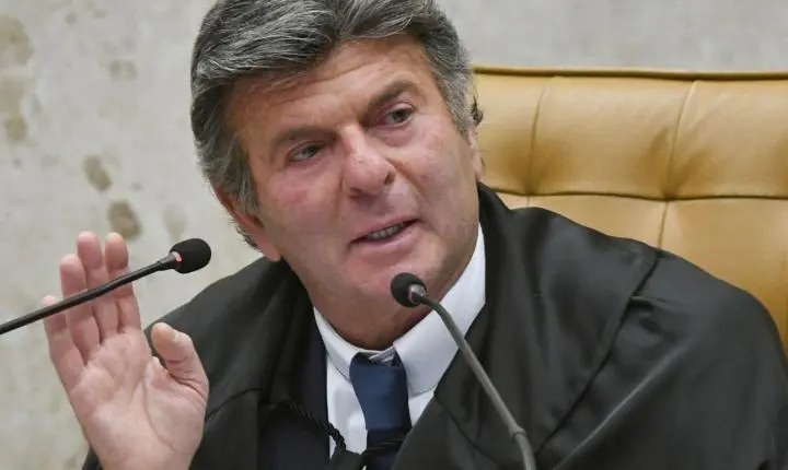 Nova decisão do STF suspende posts sobre Flávio Bolsonaro e Nossa Senhora