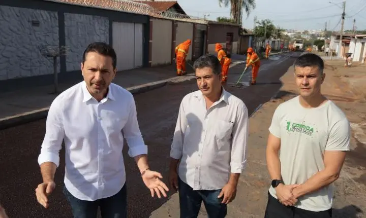 Gestão Vilela inicia recuperação de 353 quilômetros da malha viária de Aparecida