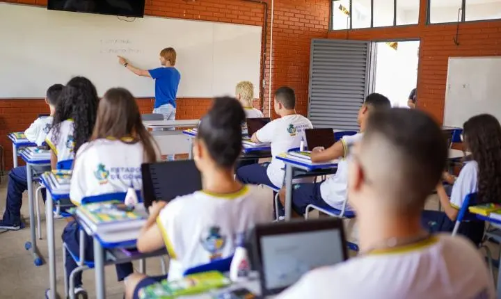 Goiás convoca mais 250 professores aprovados em concurso público