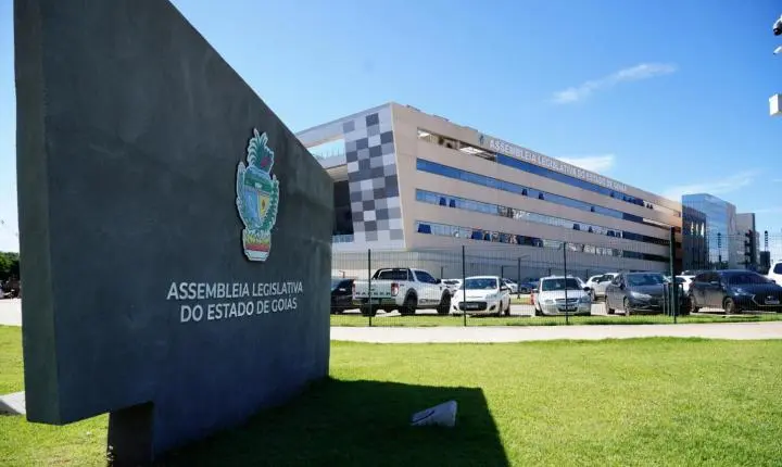Goiás elege 41 deputados estaduais; Carol do Amiltinho lidera votação e MDB terá maior bancada