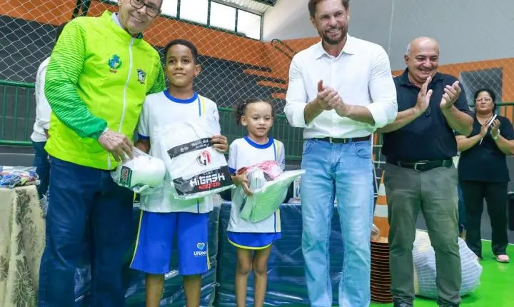 Governador em exercício Bruno Peixoto entrega ginásio poliesportivo em Uruaçu