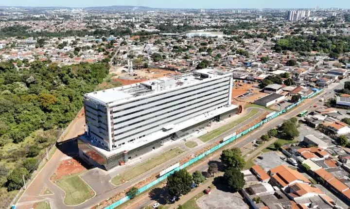 Governo de Goiás assina protocolo para implantação do novo Hugo