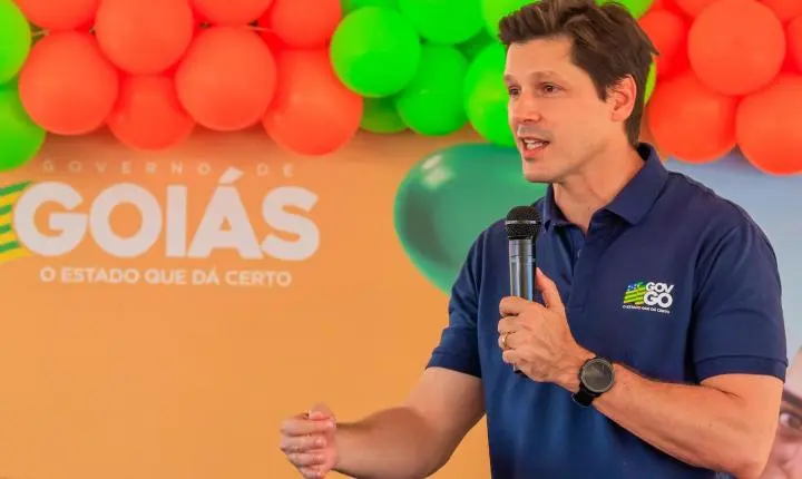 Daniel Vilela entrega casas a custo zero a famílias de Taquaral de Goiás