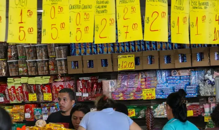 Governo planeja crédito para apoiar empresas após o fim da escala 6x1
