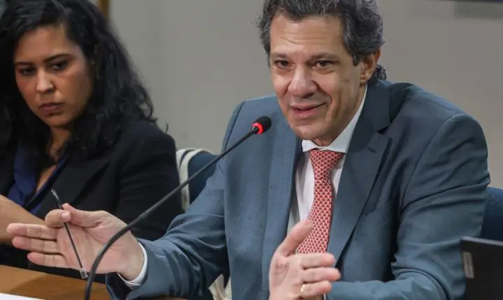 Haddad pede que Congresso enfrente problema dos supersalários